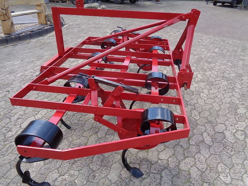 Kongskilde Kongskilde/Becker Kongskilde Vibro Flex Front Grubber&Heckgrubber 3m mit 9 Stielen an Grubberscharen 2Tützräder zur Optimalen Arbeitstiefeneinstellung