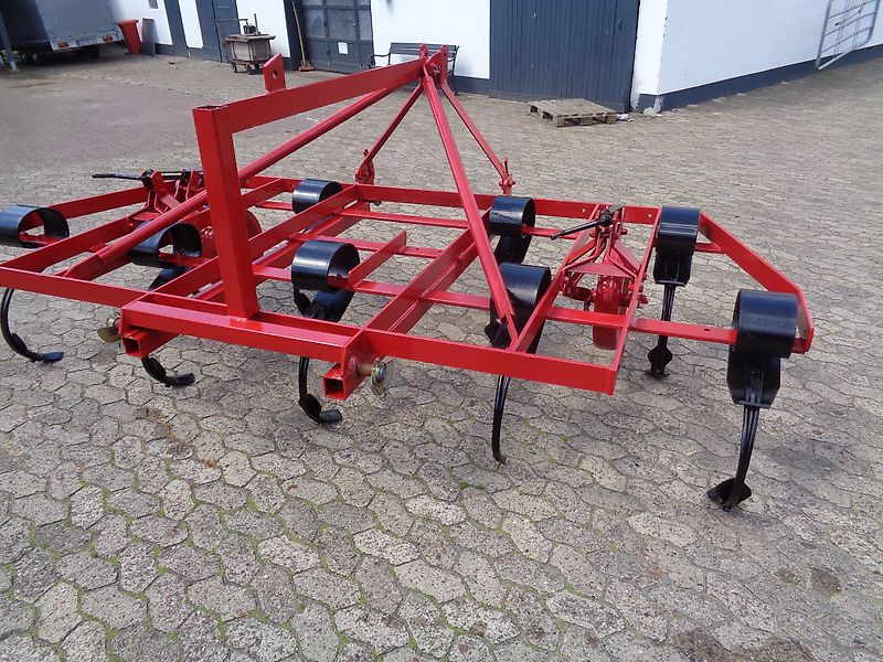 Kongskilde Kongskilde/Becker Kongskilde Vibro Flex Front Grubber&Heckgrubber 3m mit 9 Stielen an Grubberscharen 2Tützräder zur Optimalen Arbeitstiefeneinstellung