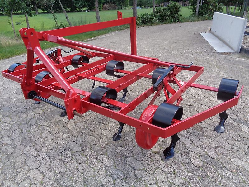 Kongskilde Kongskilde/Becker Kongskilde Vibro Flex Front Grubber&Heckgrubber 3m mit 9 Stielen an Grubberscharen 2Tützräder zur Optimalen Arbeitstiefeneinstellung