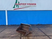 Grondbak met compact tool carrier JCB