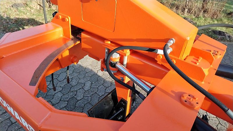 Howard Howard SP5 Schwenkpflug mit 221 cm max. Arbeitsbreite Gummistützrad Höhenverstellung über Spindel Schnittbreitenverstellung hydraulisch für Schlepper um 150 PS sehr gut für hohe Flächenleistung ideal auch zum Schälen ab 5 cm zur Beikrautbekämpfung