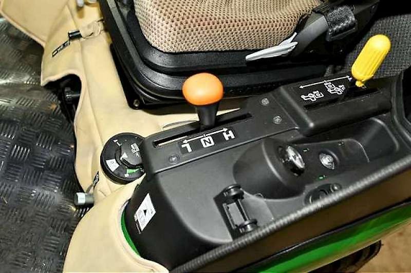 John Deere 2026R TRAKTOR