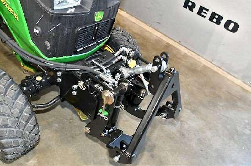 John Deere 2026R TRAKTOR