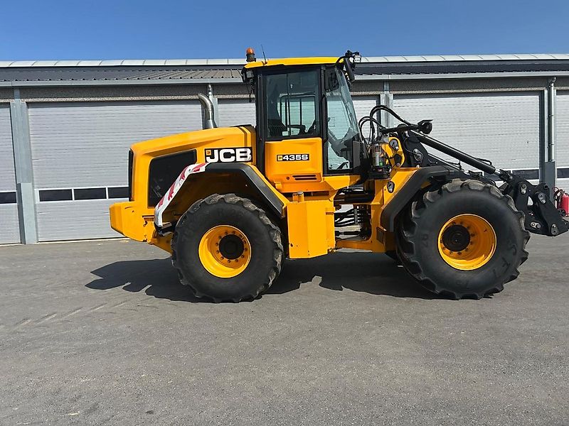 JCB 435S