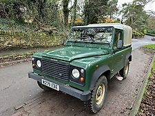 Land Rover 90 Defender