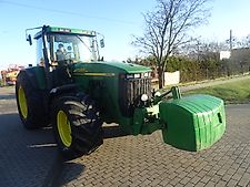 John Deere 8210