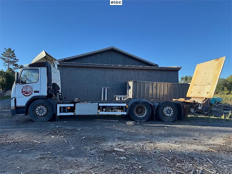 Volvo FM 6x2.