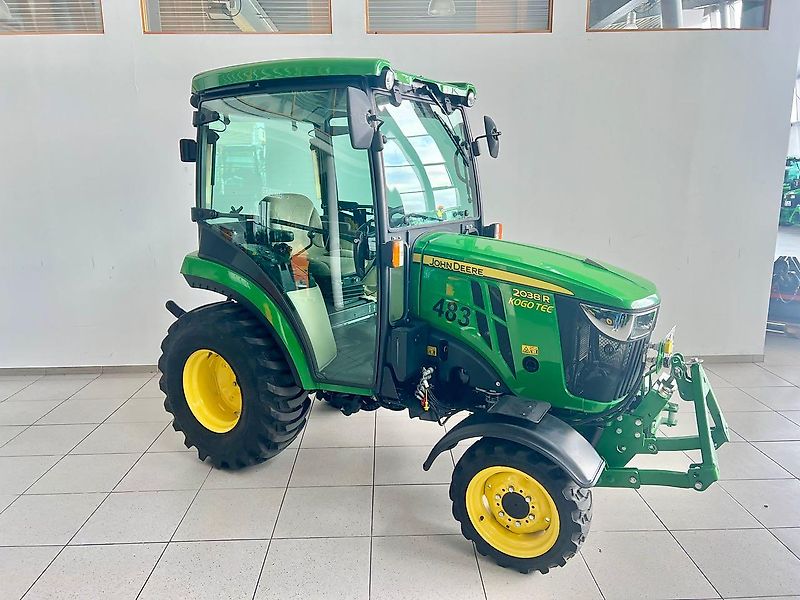 John Deere 2038R