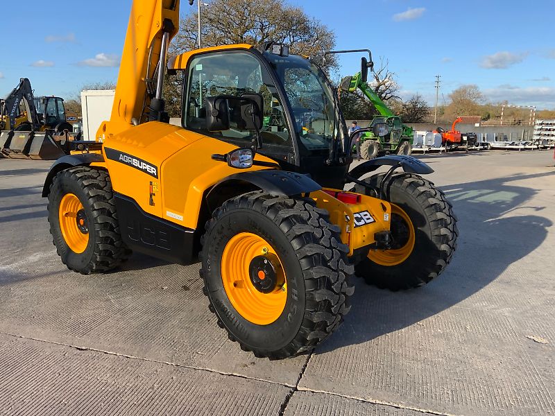 JCB 542-70 Agri Super Telehandler (ST25190)