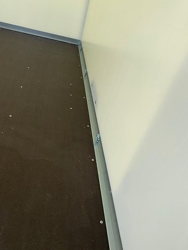 Brenderup Koffer Anhänger 1300 KG Türen neues Modell 300x155x185