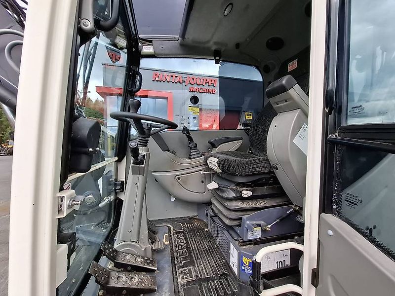 Schaeff TW95 / Engcon, Kärry, 2 kauhaa, Rasvari