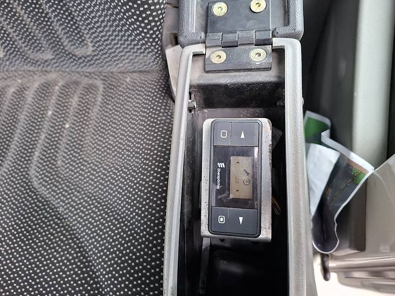 Schaeff TW95 / Engcon, Kärry, 2 kauhaa, Rasvari