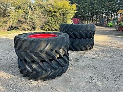 Set of Wheels and Tyres