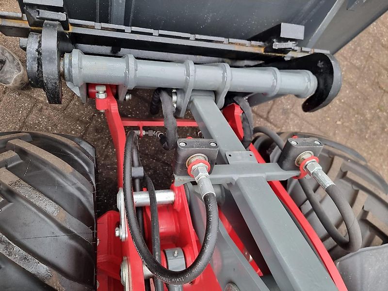 Weidemann Weideman 1160 mini shovel