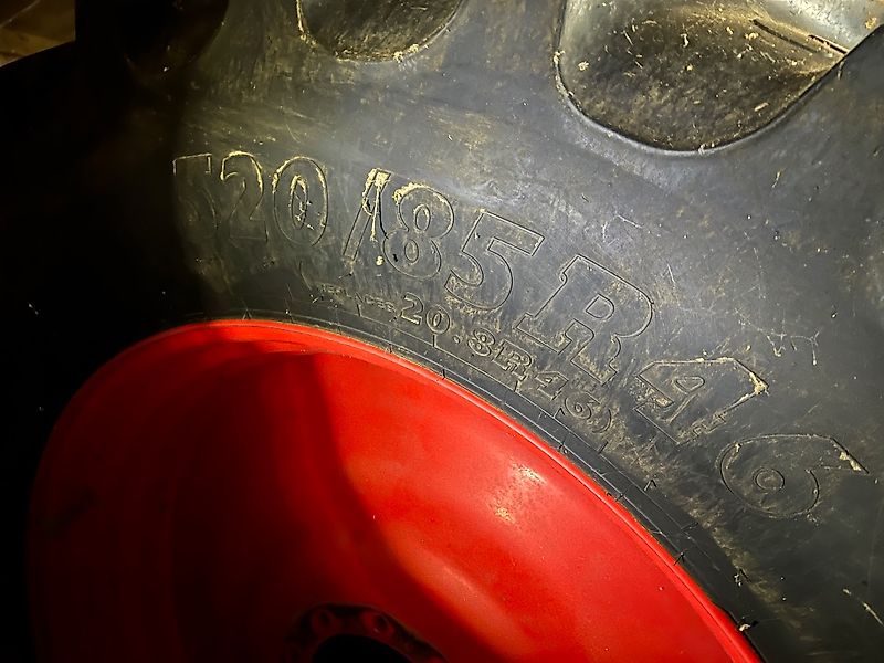 BKT 520/85 R46 - 460/85 R34