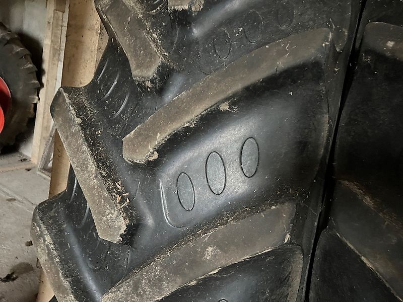 BKT 520/85 R46 - 460/85 R34