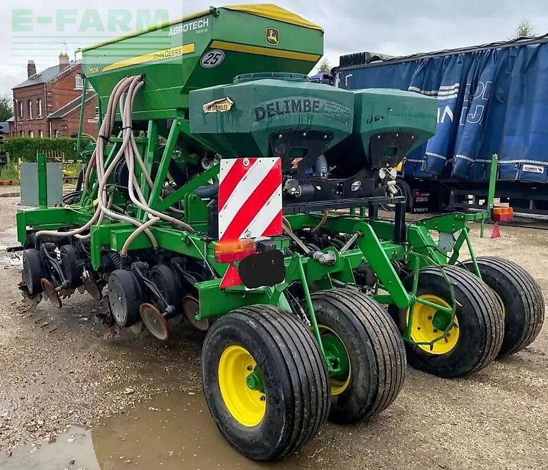 John Deere 750a