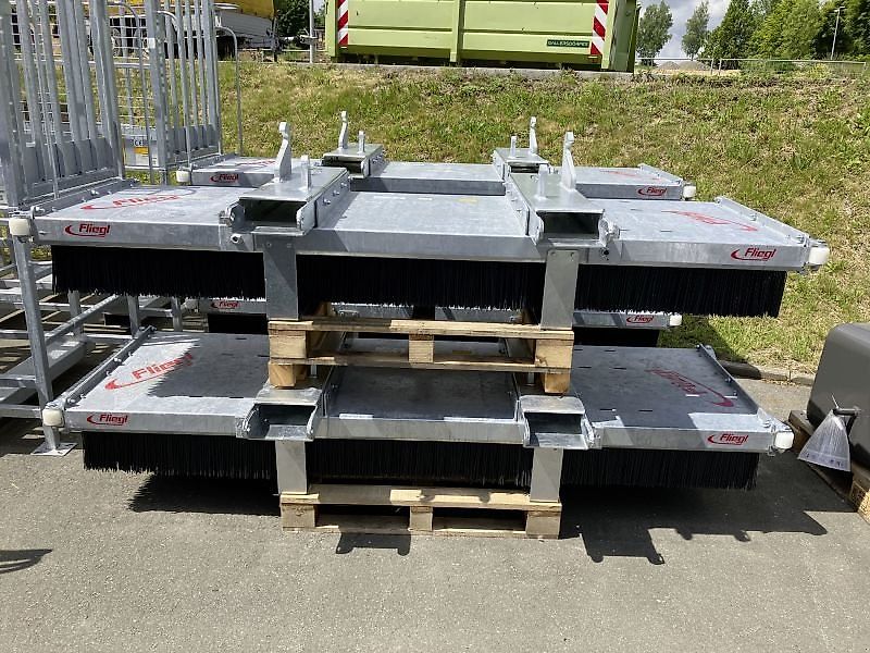 Fliegl KEHRBESEN LÖWE 2.500MM