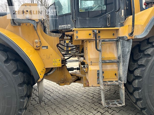 Caterpillar 966M