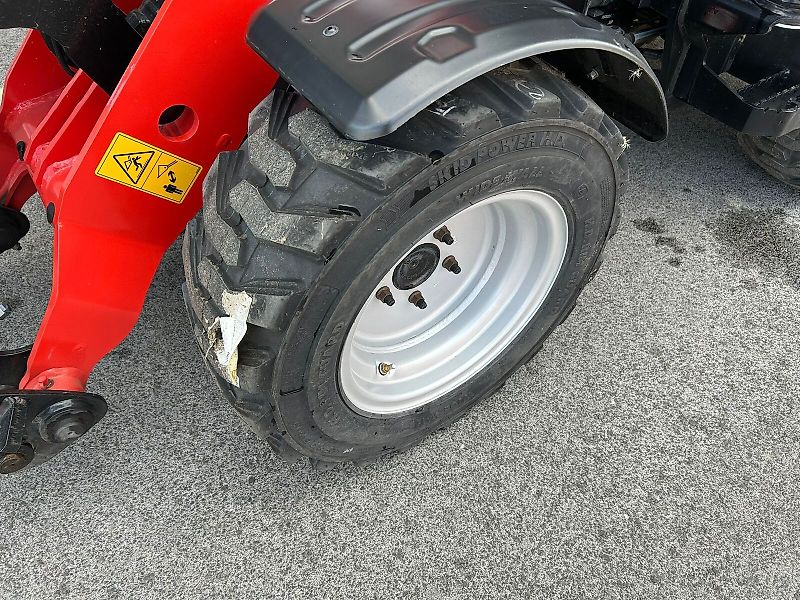 Manitou Hoflader MLA 2-25