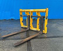 JCB palletvork met compact tool carrier