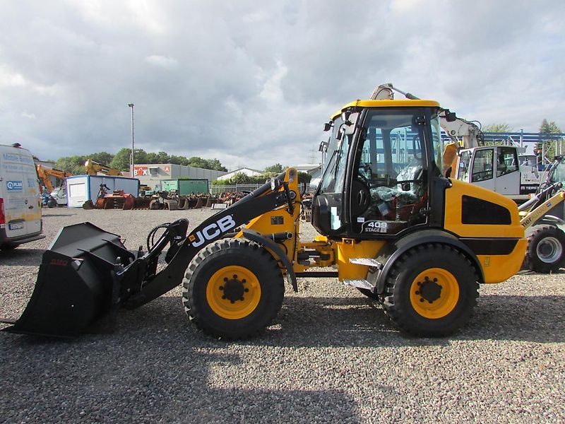 JCB 409 Radlader mit Schaufel und Gabel