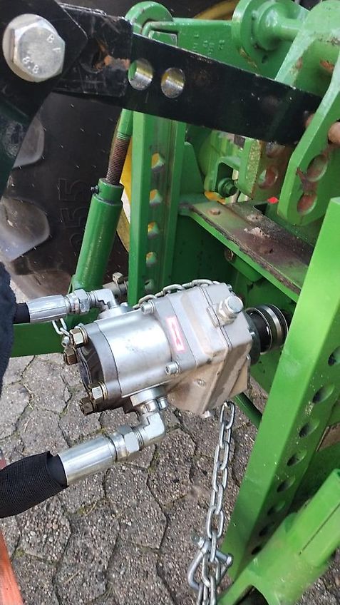 Atlas Anbaubagger System Atlas Schlepperanbau in Dreipunkt mit seperatem Sitzplatz für optimalen Blick auf den Grabenlöffel Schwenkung rechts/links siehe auch Video in dieser Anzeige