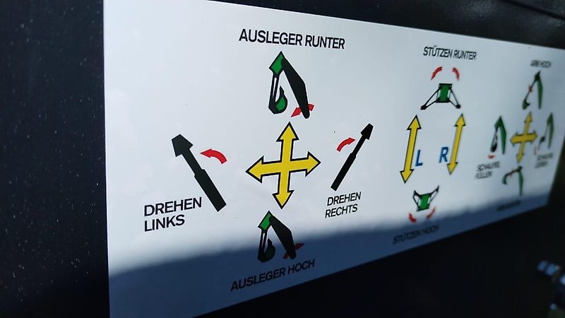 Atlas Anbaubagger System Atlas Schlepperanbau in Dreipunkt mit seperatem Sitzplatz für optimalen Blick auf den Grabenlöffel Schwenkung rechts/links siehe auch Video in dieser Anzeige