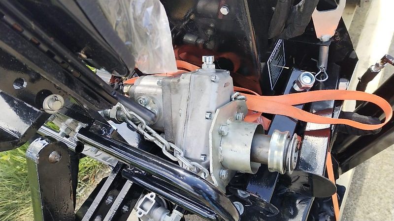 Atlas Anbaubagger System Atlas Schlepperanbau in Dreipunkt mit seperatem Sitzplatz für optimalen Blick auf den Grabenlöffel Schwenkung rechts/links siehe auch Video in dieser Anzeige