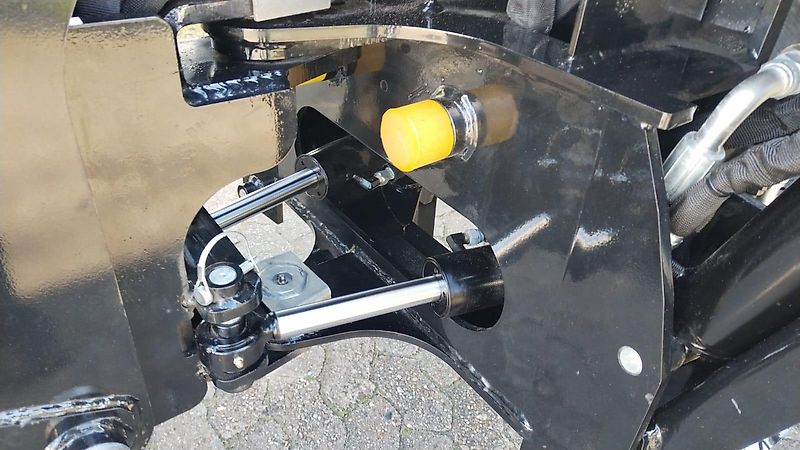 Atlas Anbaubagger System Atlas Schlepperanbau in Dreipunkt mit seperatem Sitzplatz für optimalen Blick auf den Grabenlöffel Schwenkung rechts/links siehe auch Video in dieser Anzeige