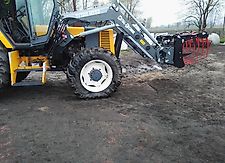 Metal-Technik Frontlader für RENAULT CERES 320 / Ładowacz do RENAULT CERES 320 / Cargadora para RENAULT CERES 320