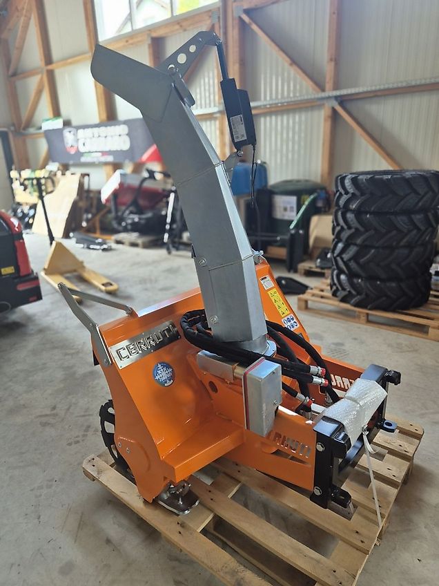 Cerruti SCHNEEFRÄSE Avant Cast Neomach Multione Hoflader