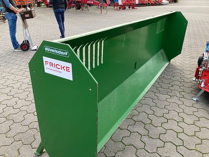 Düvelsdorf Maisschild