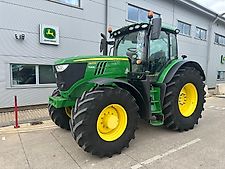 John Deere 6215R
