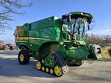 John Deere S690i