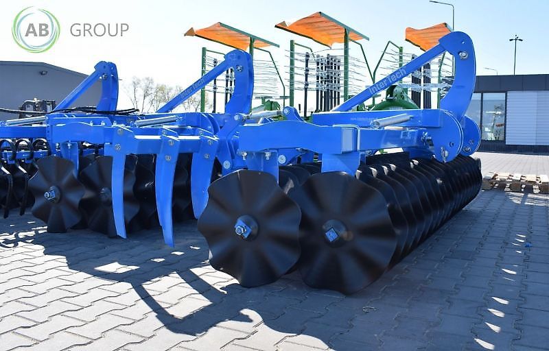 INTER-TECH agregat przedni talerzowy 3m z włóką