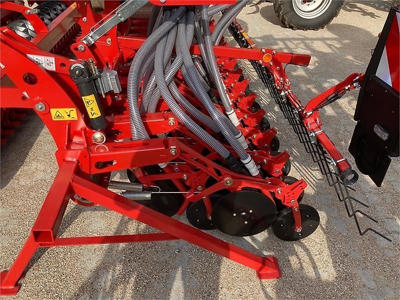 Kverneland E-Drill MAXI PLUS/ kombination med gødningsplace