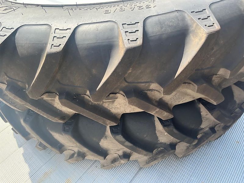 BKT 340/85-48 und 320/85-32