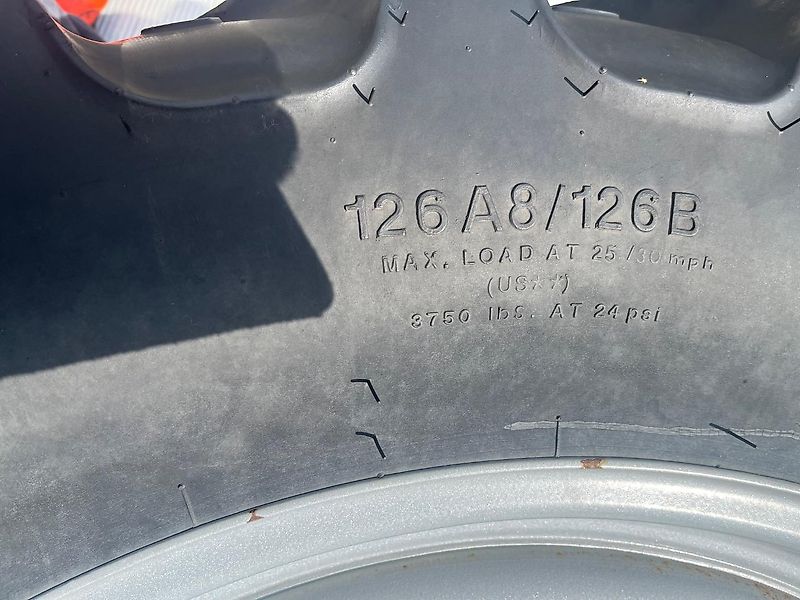 BKT 340/85-48 und 320/85-32