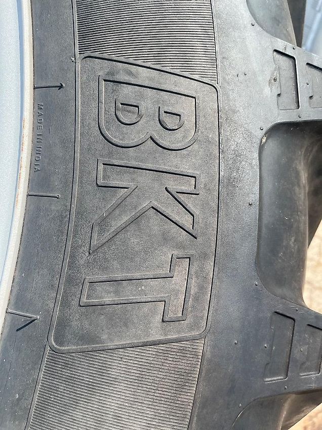 BKT 340/85-48 und 320/85-32