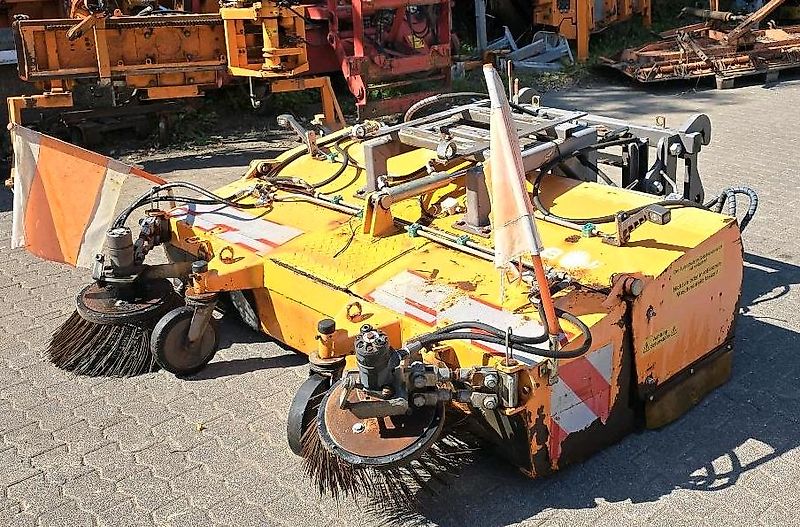 Sobernheimer FKM 2.0 Kehrmaschine Straßenkehrmaschine Frontkehrmaschine Kehrbesen für Radlader Unimog Traktor
