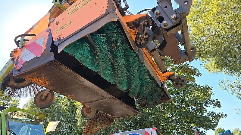 Sobernheimer FKM 2.0 Kehrmaschine Straßenkehrmaschine Frontkehrmaschine Kehrbesen für Radlader Unimog Traktor