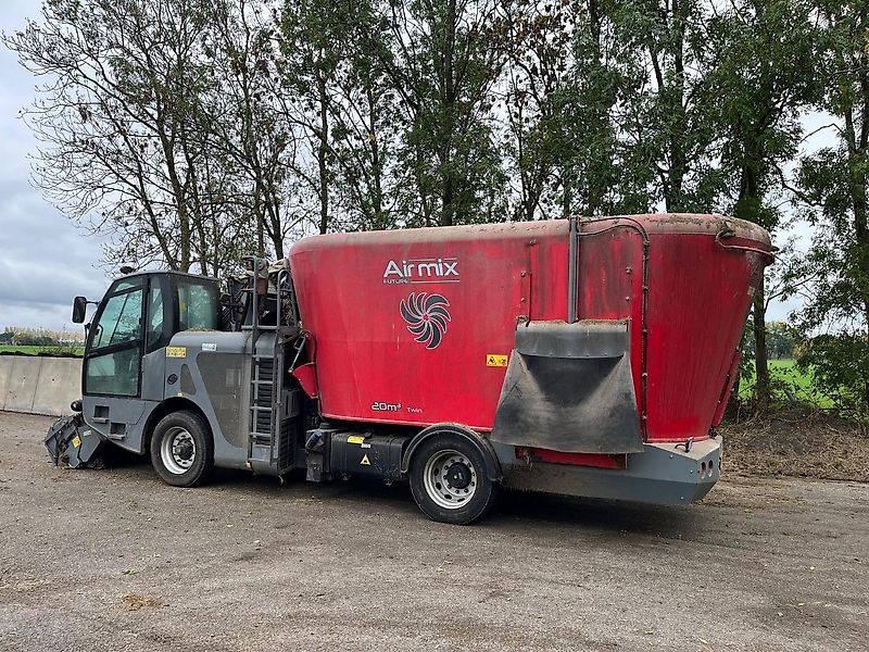 Storti Airmix/Storti/Peecon zelfrijdende mengwagen 20M3