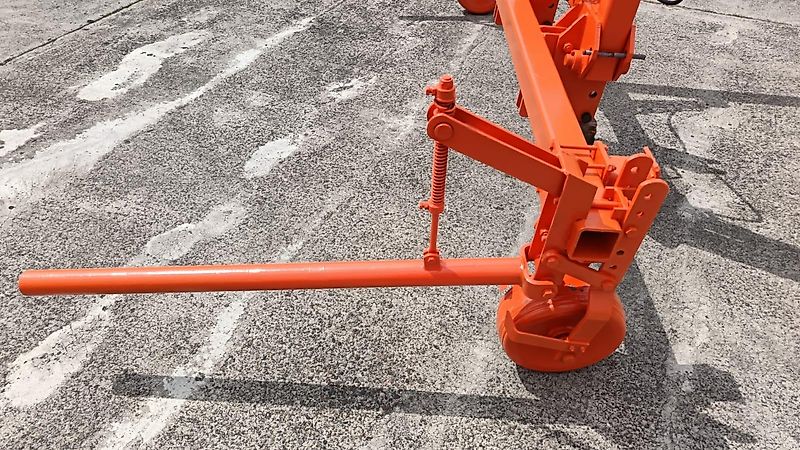 Howard Klappahmen 6 m hydraulische Klappung mit Stützrädern zur Spurführung 100 mm Vierkant 2 Fach Klappung Zur Optimierung von Anbaumethoden