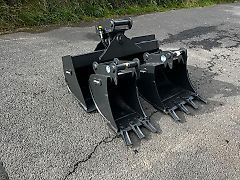 Tieflöffel 300 & 500 1x Grabenräumlöffel 1000 Hydr. Rädlinger