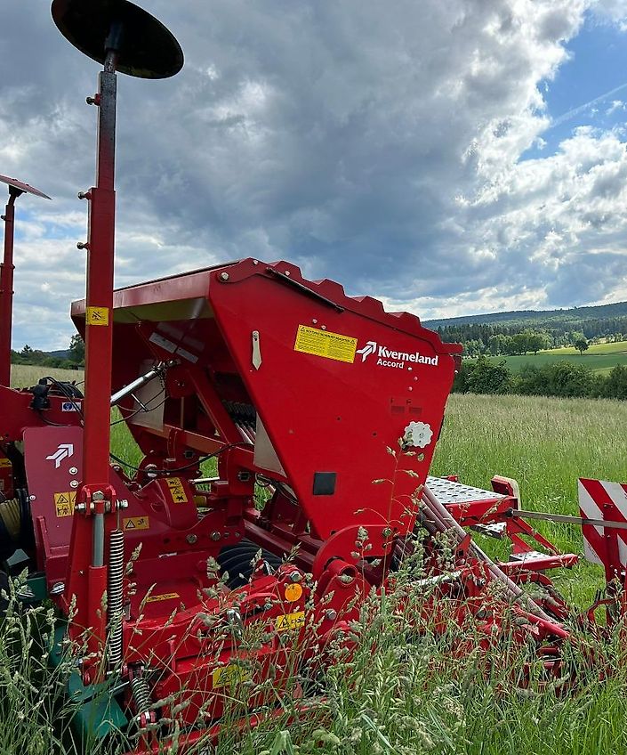 Kverneland MC Drill Pro 3m 600 Liter Saatguttank 24 CX Säschare Saatreihen Fahrgasse 2X2 Kreiselegge NGH Flexlinewalze