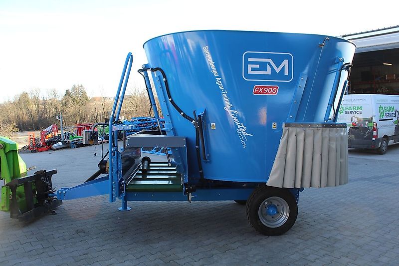 Euromilk Futtermischwagen Rino FX 900 Compact