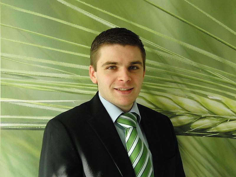 Persoană de contact Domnul Hermann Bangert