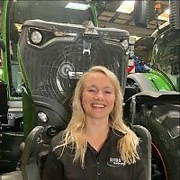 Persoană de contact Doamna Emmely Birkballe