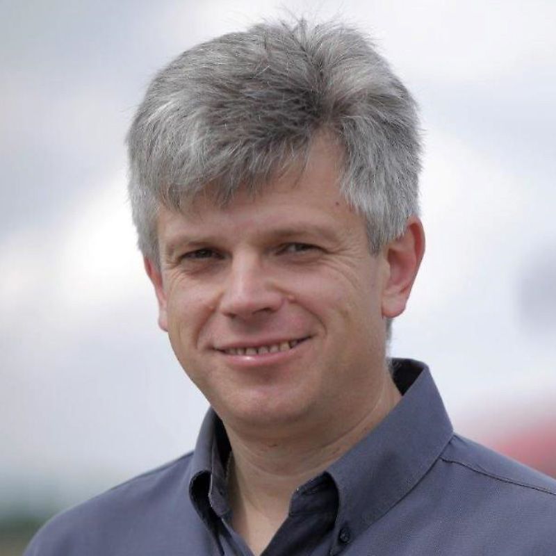 Persoană de contact Domnul Dmytro Sredin